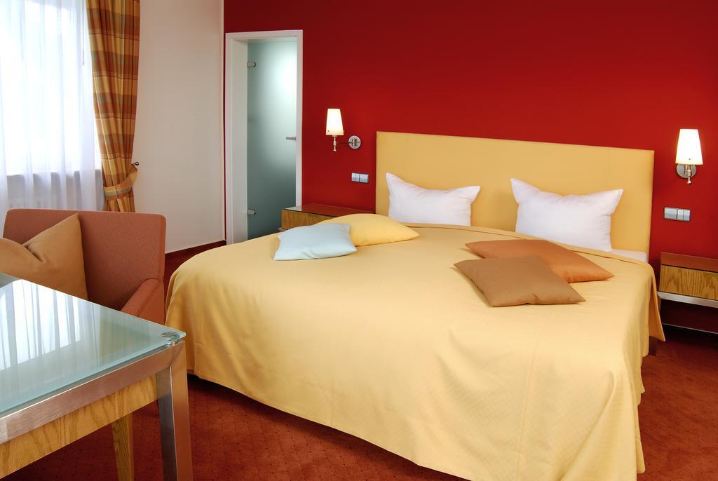Restaurant-Hotel Maien Lörrach Eksteriør billede
